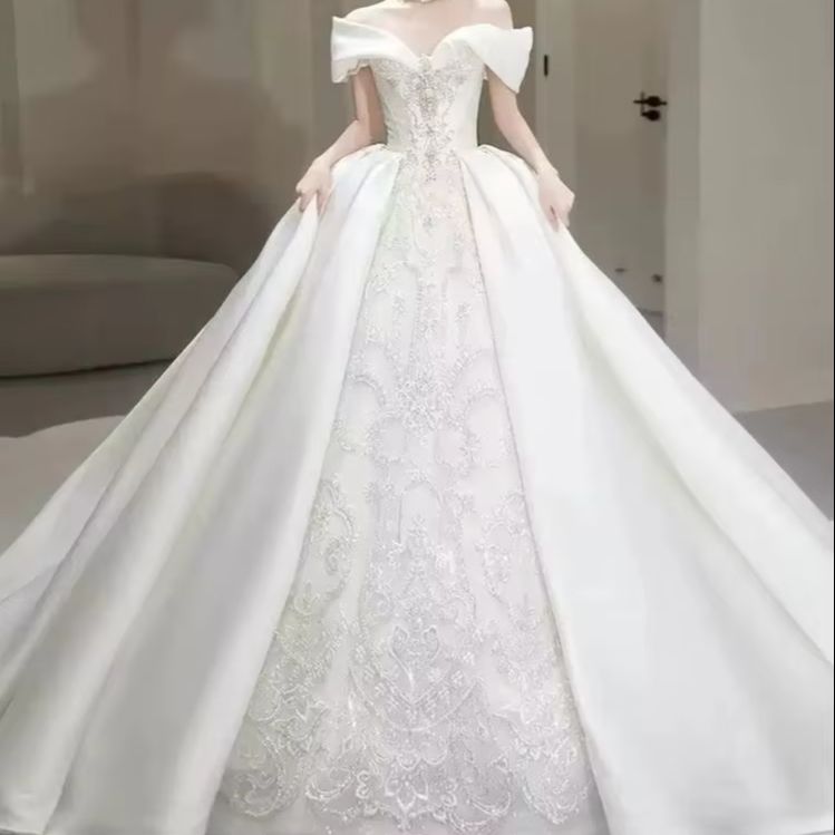 Embroidery Wedding - Abiti da Sposa Eleganti con Scollo