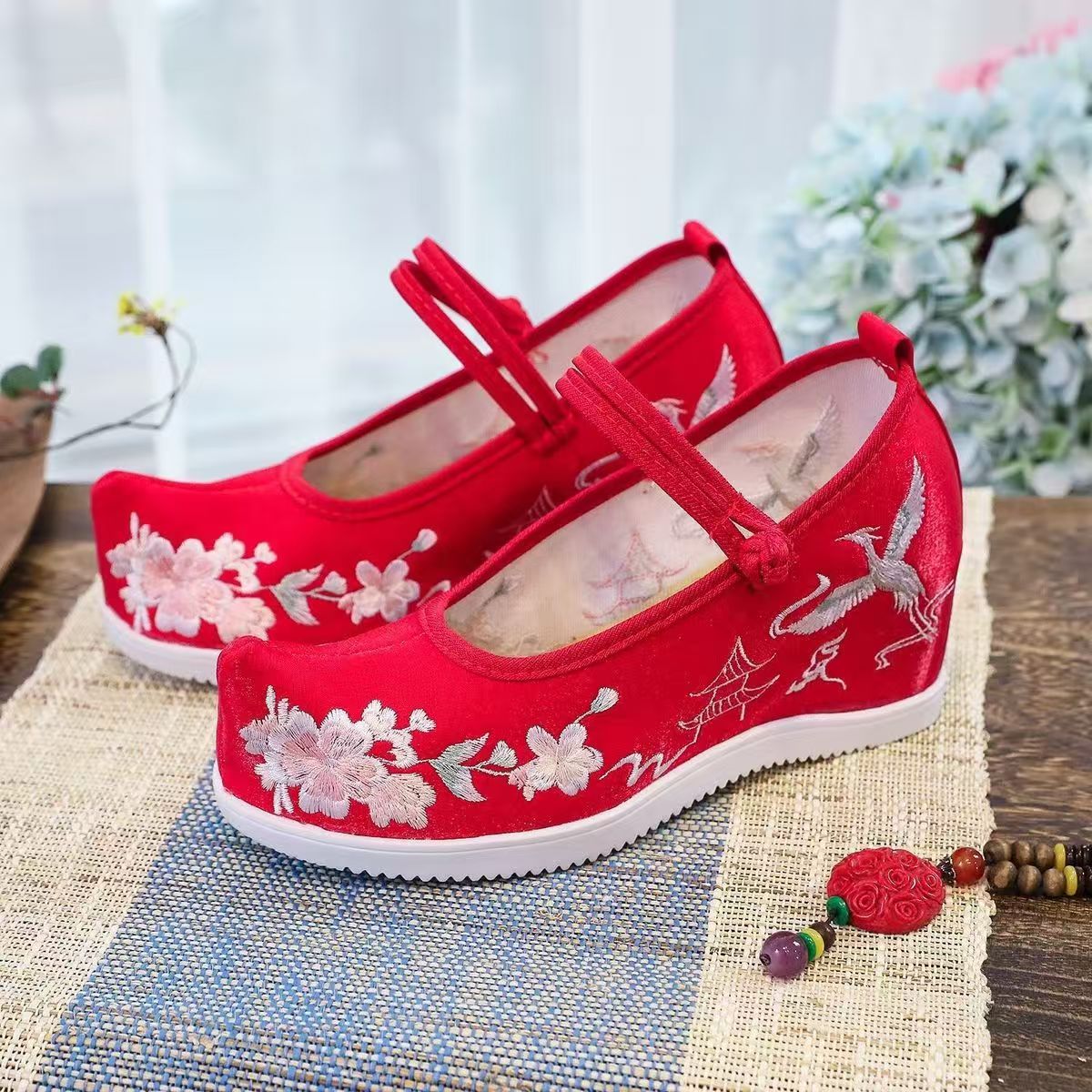 Scarpe da donna ricamate inter - Embroidery Wedding recensione e prezzo