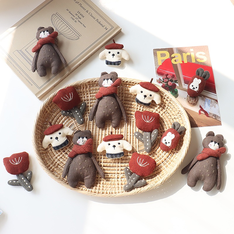 Spilla a forma di coniglietto  - Embroidery Rabbit recensione e prezzo