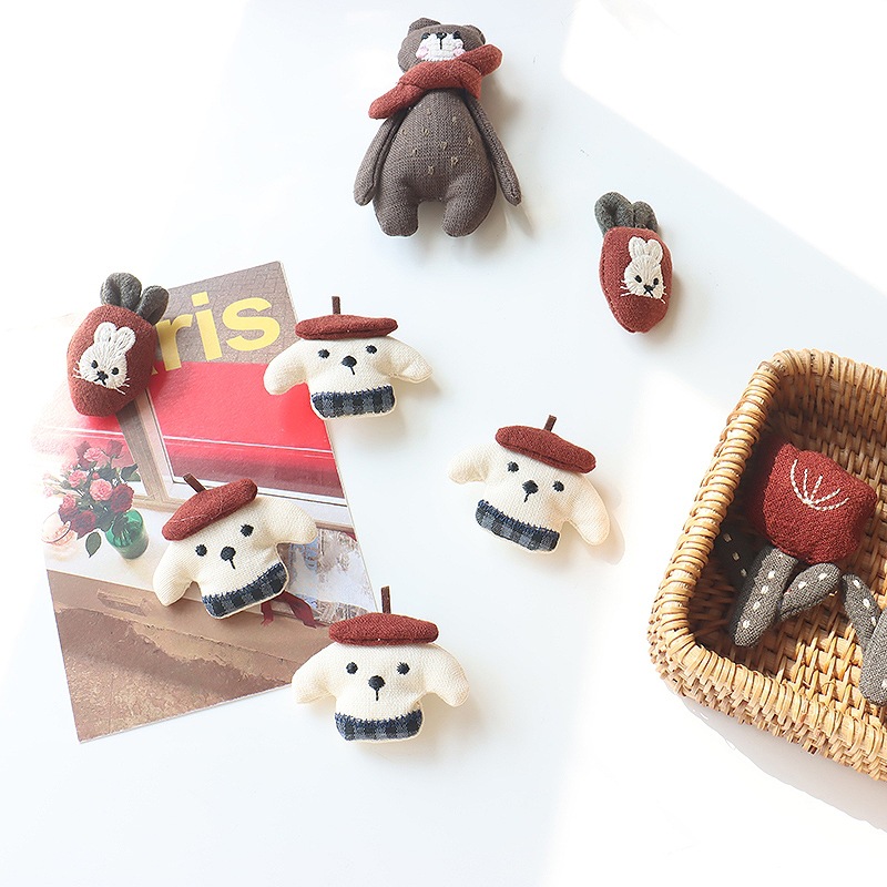 Spilla a forma di coniglietto  - Embroidery Rabbit recensione e prezzo